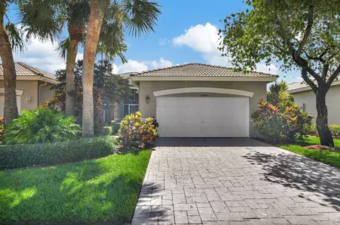 10549 Royal Caribbean Cir, Boynton Beach, FL 33437