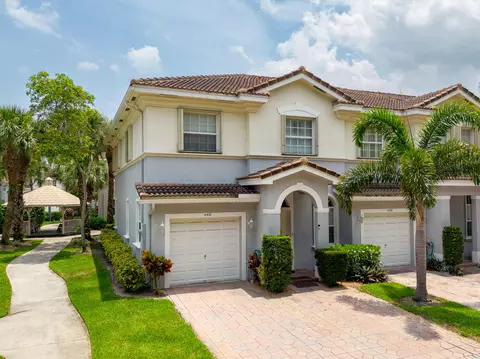 4418 Regal Ct, Delray Beach, FL 33445