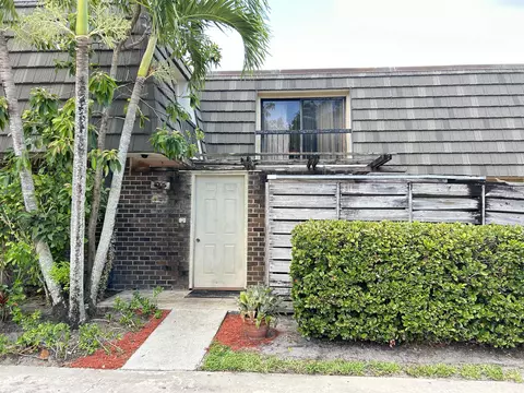 1005 10th Ter, Palm Beach Gardens, FL 33418