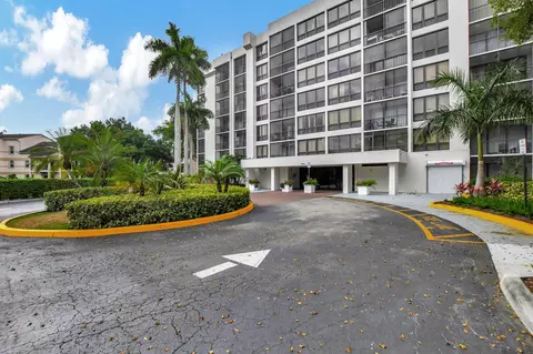 5951 Wellesley Park Dr #504, Boca Raton, FL 33433