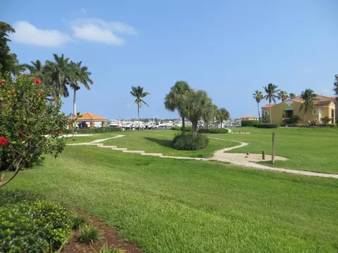 145 N Yacht Club Way #104, Hypoluxo, FL 33462