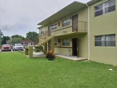 423 N Cocoanut Rd #1, Pahokee, FL 33476