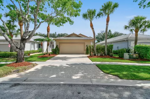 9080 Bay Point Cir, West Palm Beach, FL 33411