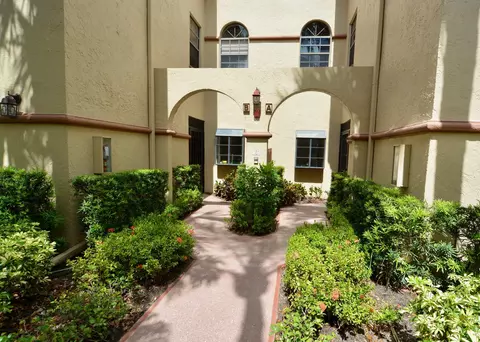 5226 Europa Dr #B, Boynton Beach, FL 33437