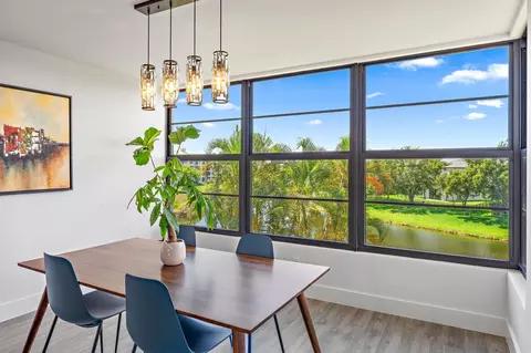 3630 Whitehall Dr #306, West Palm Beach, FL 33401