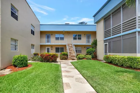 236 Burgundy E #236, Delray Beach, FL 33484