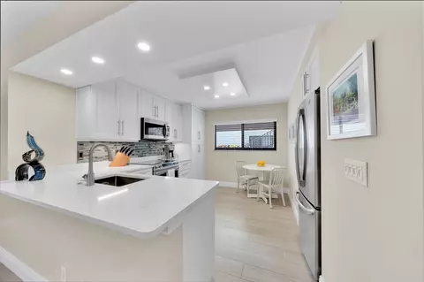 15451 Pembridge Dr #206, Delray Beach, FL 33484