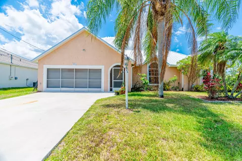1581 SE Dome Cir, Port Saint Lucie, FL 34952
