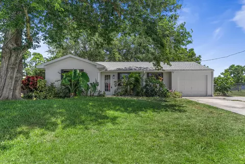 2520 SE Tiger Ave, Port Saint Lucie, FL 34952