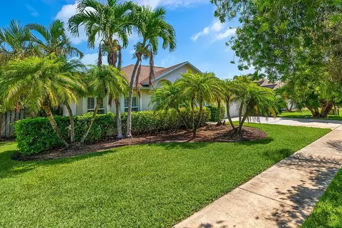 5150 Wind Jammer Ln, Vero Beach, FL 32966