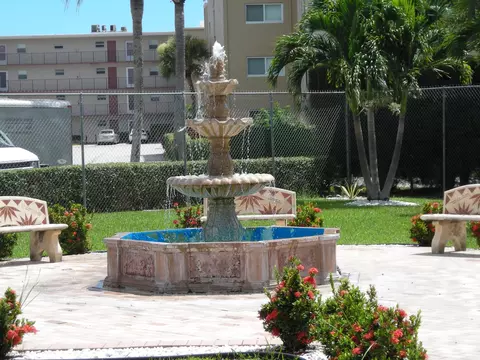 750 Lori Dr #229, Palm Springs, FL 33461