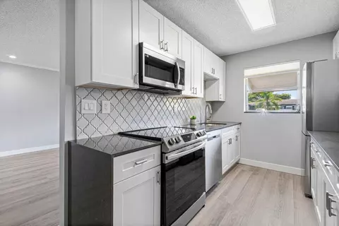 540 High Point Dr #C, Delray Beach, FL 33445