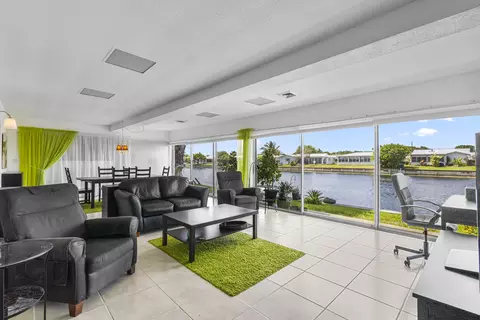 8201 NW 58 Pl, Tamarac, FL 33321