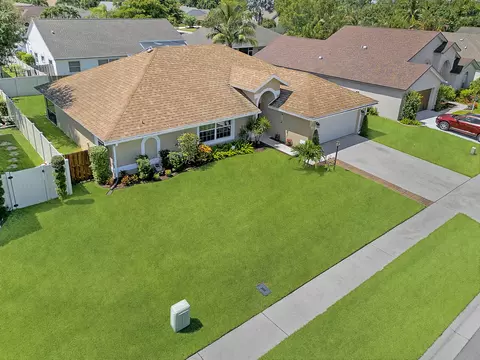 13125 Meadowbreeze Dr, Wellington, FL 33414