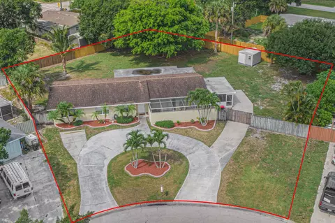 2027 Esplanade Ave, Fort Pierce, FL 34982