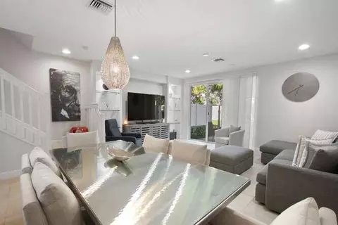 5837 Monterra Club Dr N, Lake Worth, FL 33463