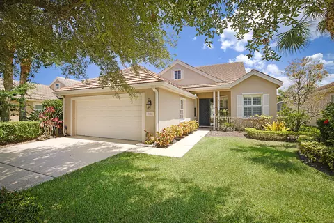 3122 SE Brierwood Pl, Stuart, FL 34997