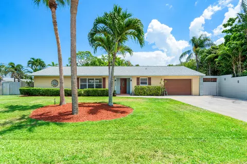 2494 Gertrude Ln, Lake Worth, FL 33462