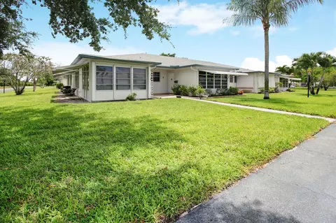 1080 North Dr #B, Delray Beach, FL 33445
