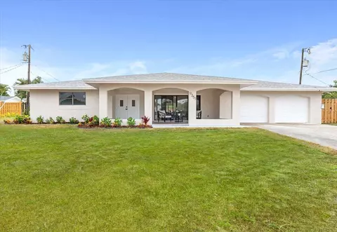 9351 SE Parkway Dr, Hobe Sound, FL 33455