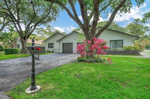 4105 Palm Forest Dr S, Delray Beach, FL 33445