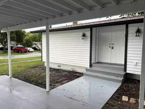 3884 Mackinac Rd, Lake Worth, FL 33462