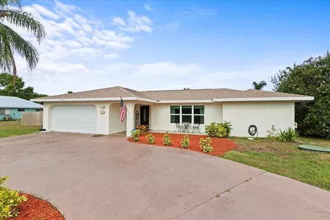 2938 SE Bakersfield St, Port Saint Lucie, FL 34952