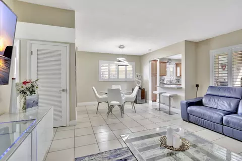 5300 Washington St #F120, Hollywood, FL 33021
