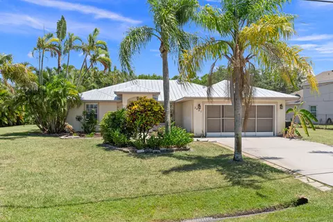 2401 SE Rock Springs Dr, Port Saint Lucie, FL 34952