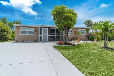 820 Wright Dr, Lake Worth, FL 33461