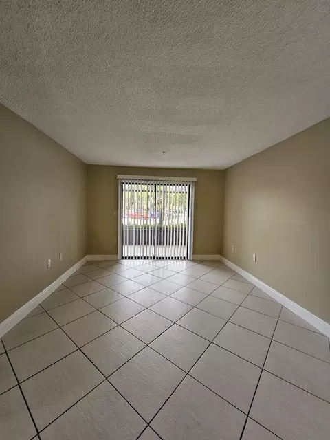 2313 N Congress Ave #18, Boynton Beach, FL 33426