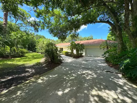 256 31st Ave SW, Vero Beach, FL 32968