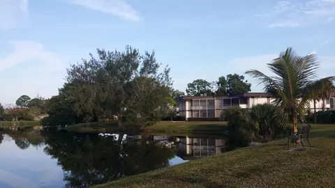 4 Greenway Vlg N #105, Royal Palm Beach, FL 33411