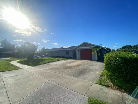 10431 Carmen Ln, Royal Palm Beach, FL 33411