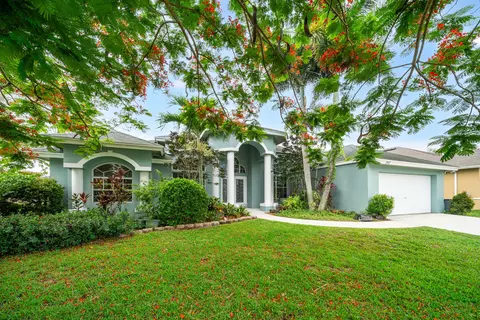 552 SW Tarra Ave, Port Saint Lucie, FL 34953