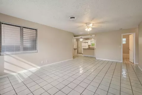 10232 Plant Dr, Palm Beach Gardens, FL 33410