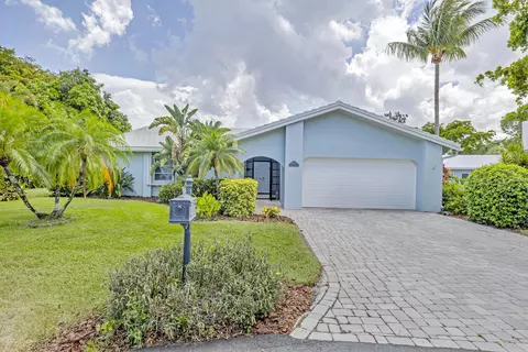 22083 Brentwood Cir, Boca Raton, FL 33433