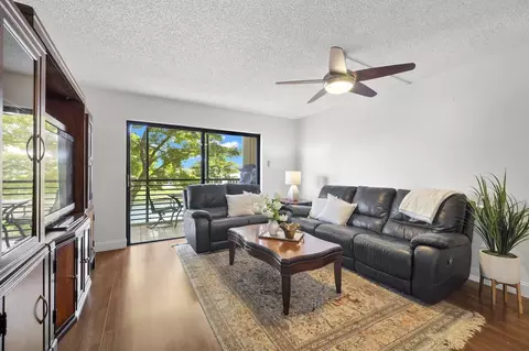 150 Lake Nancy Ln #220, West Palm Beach, FL 33411