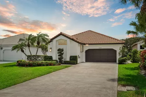 12820 Oak Knoll Dr, Palm Beach Gardens, FL 33418