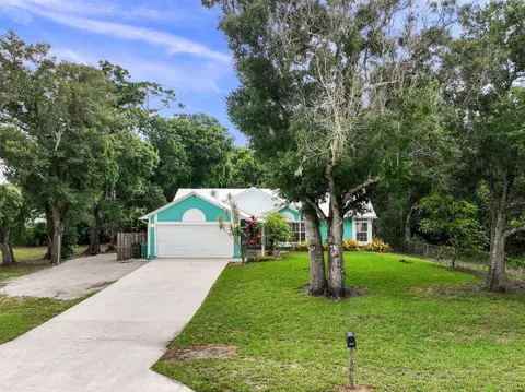8802 Coquina Ave, Fort Pierce, FL 34951