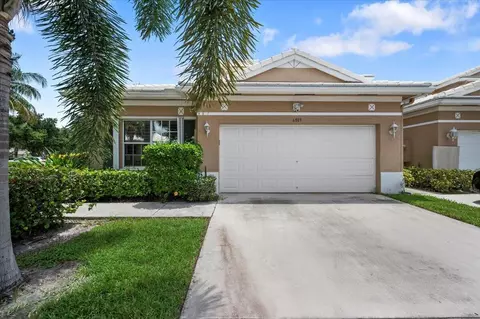 6889 Blue Skies Dr, Lake Worth, FL 33463