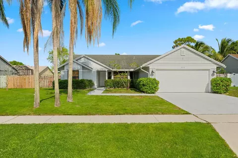111 Sherwood Dr, Royal Palm Beach, FL 33411