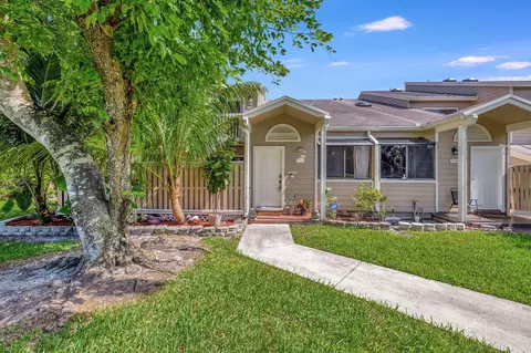 7205 Sportsmans Dr, North Lauderdale, FL 33068