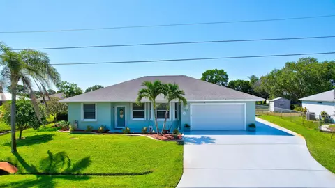1884 SE Gaskins Cir, Port Saint Lucie, FL 34952