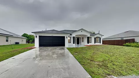 757 SW Jacoby Ave, Port Saint Lucie, FL 34953