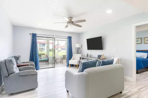 207 Lake Dora Dr, West Palm Beach, FL 33411