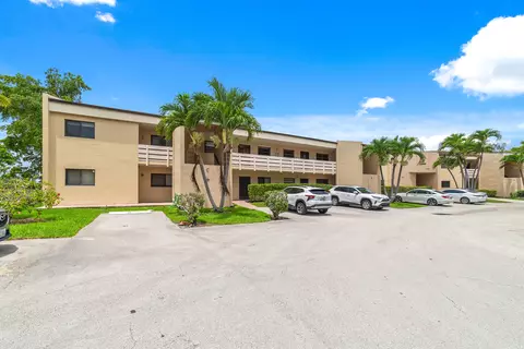 4491 Crystal Lake Dr #202C, Pompano Beach, FL 33064