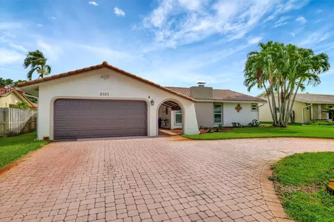 8301 NW 15th Ct, Coral Springs, FL 33071
