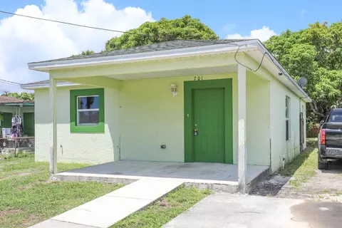 701 N 17th St, Fort Pierce, FL 34950