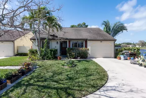 2389 SE Breckenridge Cir, Port Saint Lucie, FL 34952